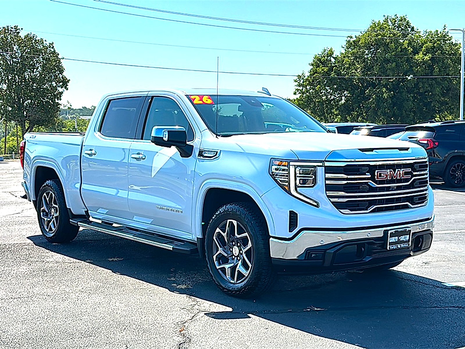 Used 2026 Glacier White Tricoat GMC SLT image 10