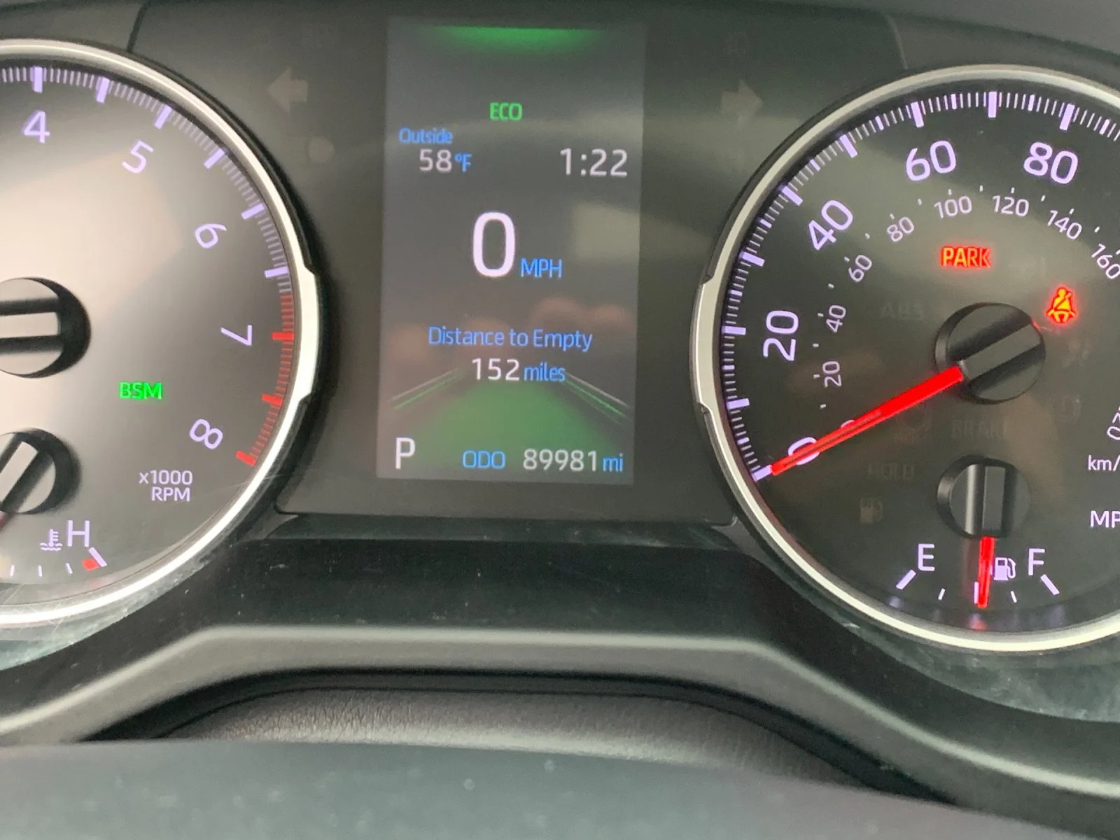 Used 2019 White Toyota XLE image 29