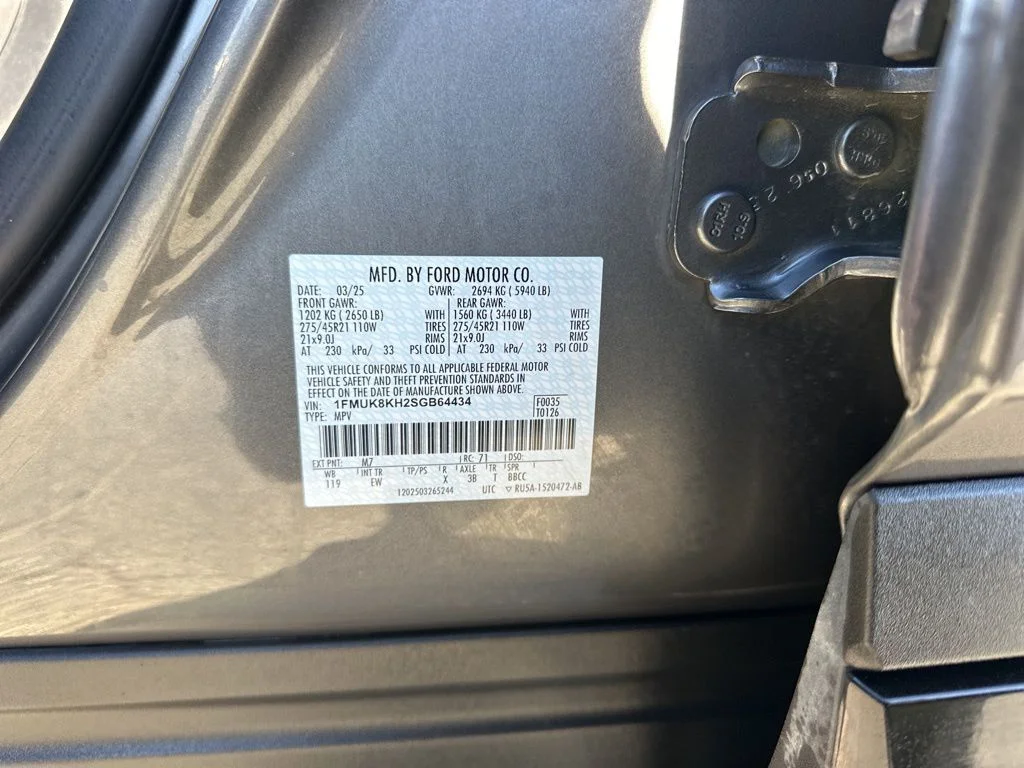 Used 2025 Gray Ford ST-Line image 38