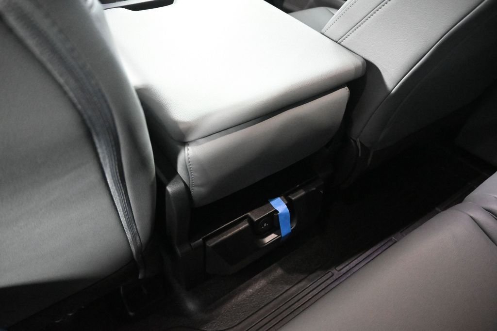 New 2026 Oxford White Ford XL image 20