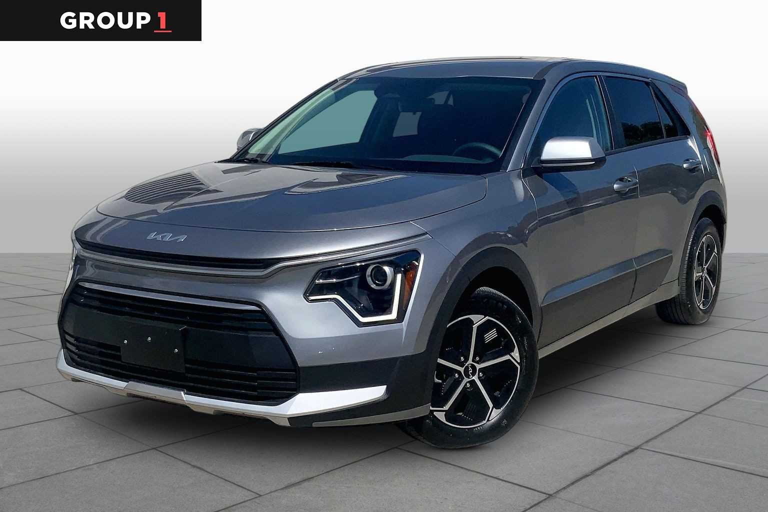 2025 Kia Niro LX HEV's photo