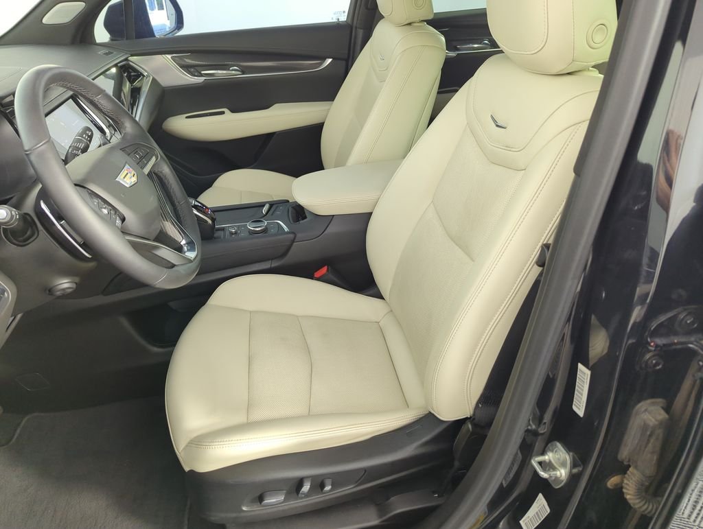 Used 2024 Black Cadillac Sport image 11