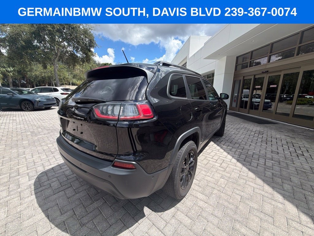 Used 2023 Diamond Black Jeep Altitude image 11