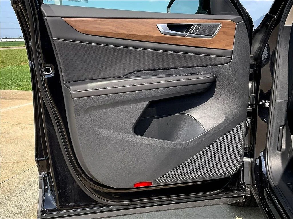 New 2026 Black Volkswagen SE image 27