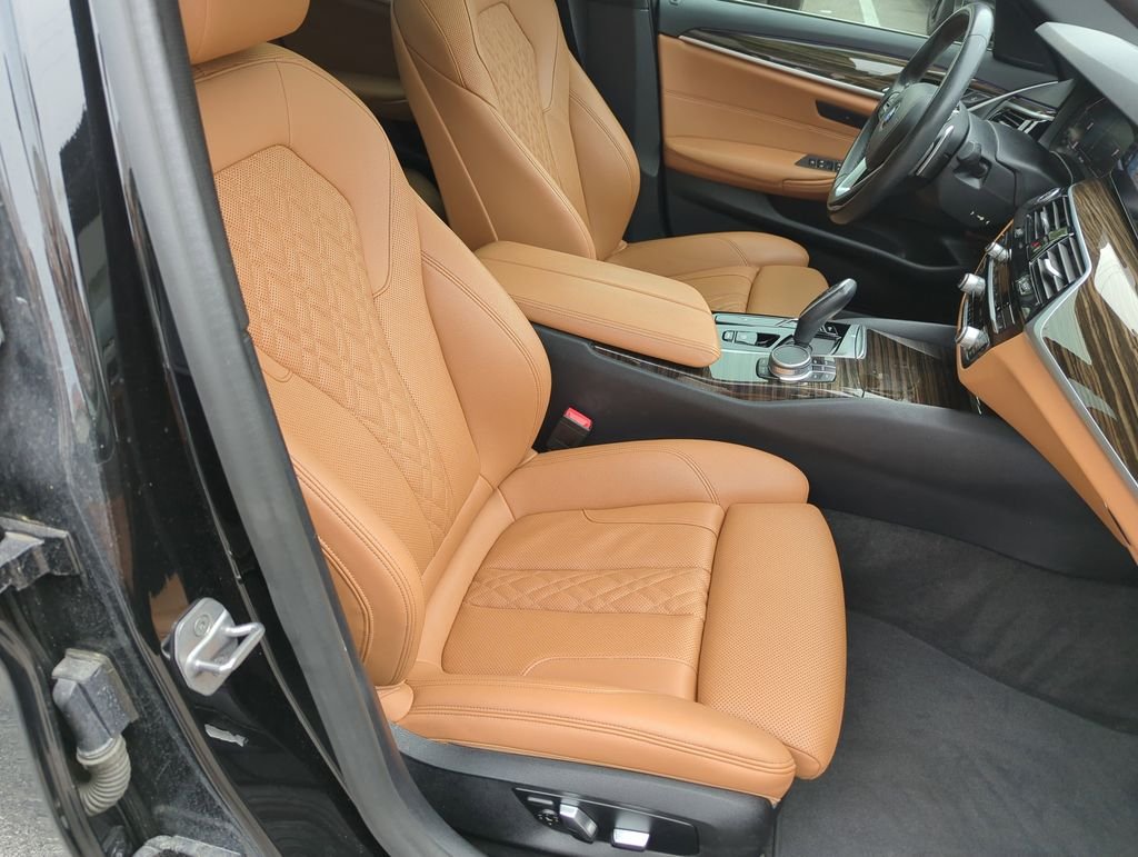 Used 2021 Black BMW 540i image 36