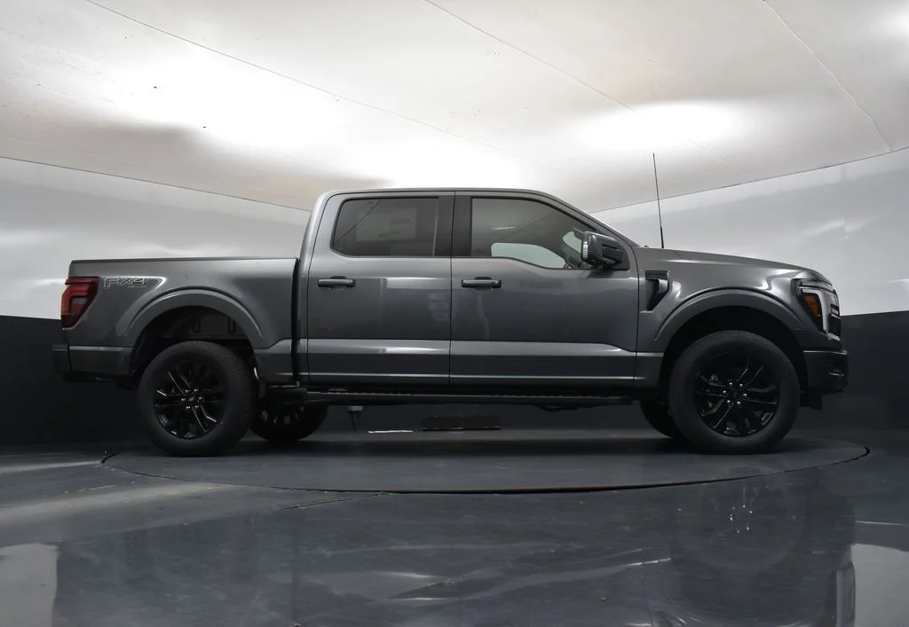 New 2026 Gray Ford Lariat image 38