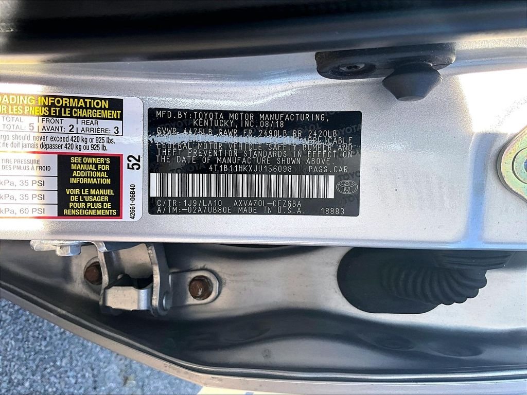 Used 2018 Silver Toyota XLE image 9