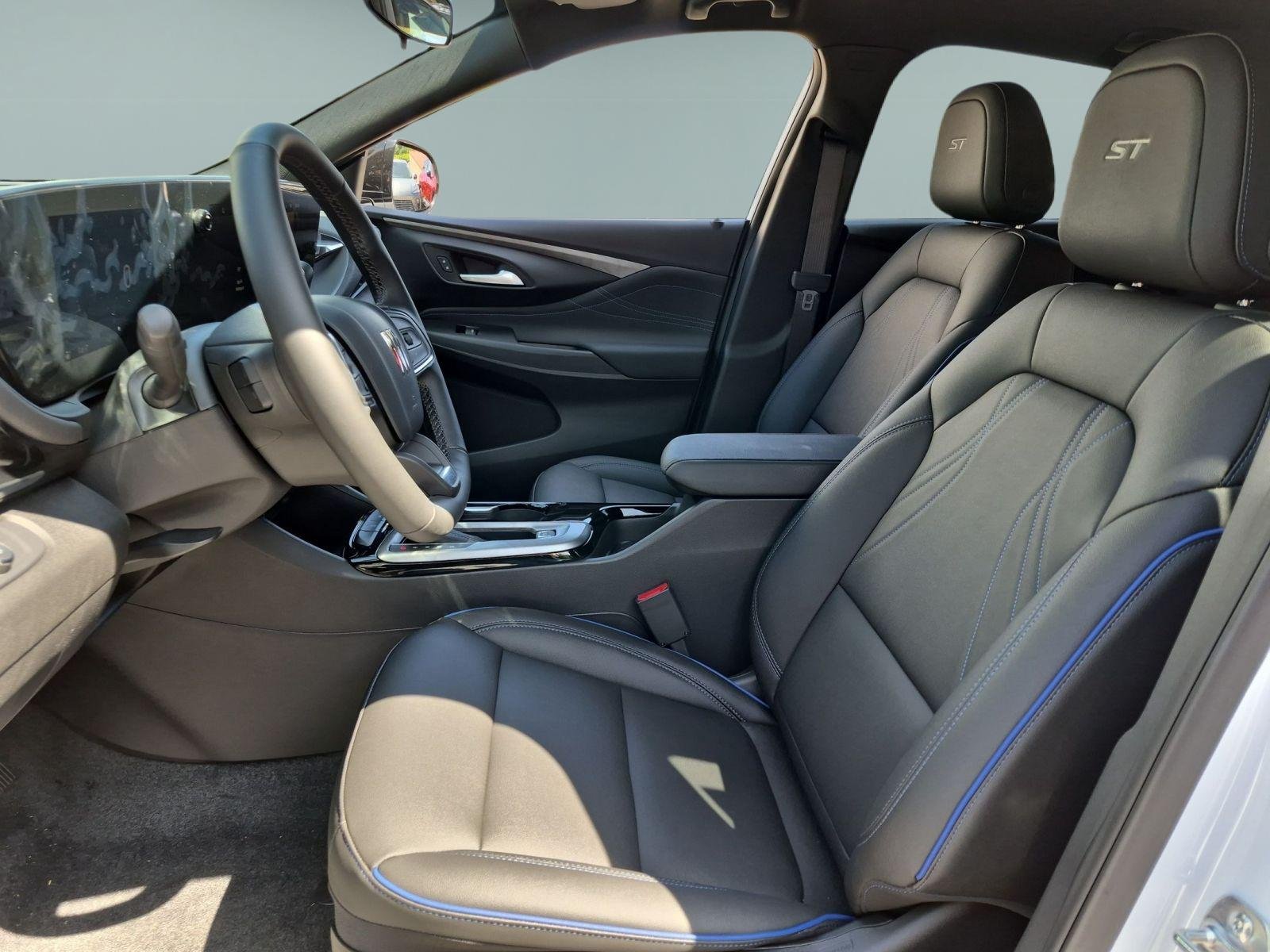 2026 Buick Envista Sport Touring - Photo 18
