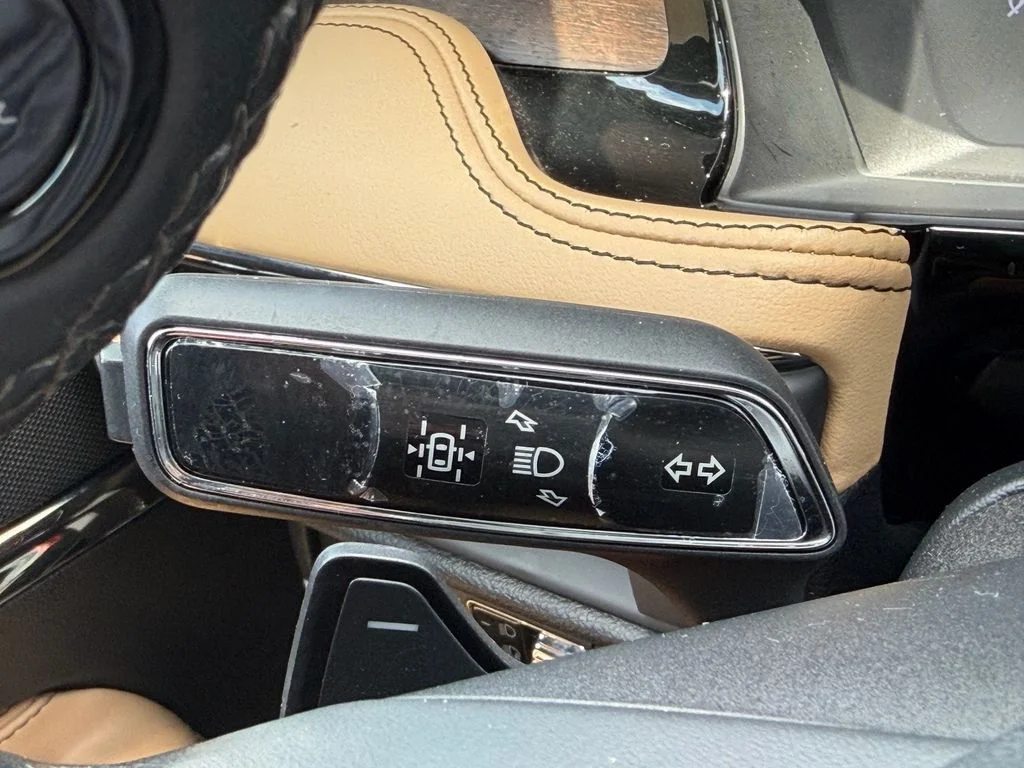 Used 2022 Gray Lincoln Reserve image 32