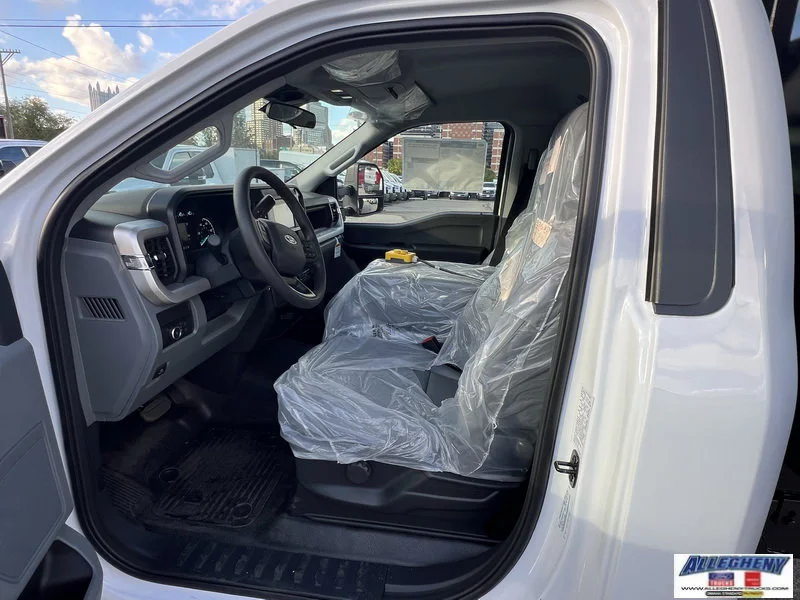 2025 Ford F-550 Super Duty Chassis Cab XL - Photo 14
