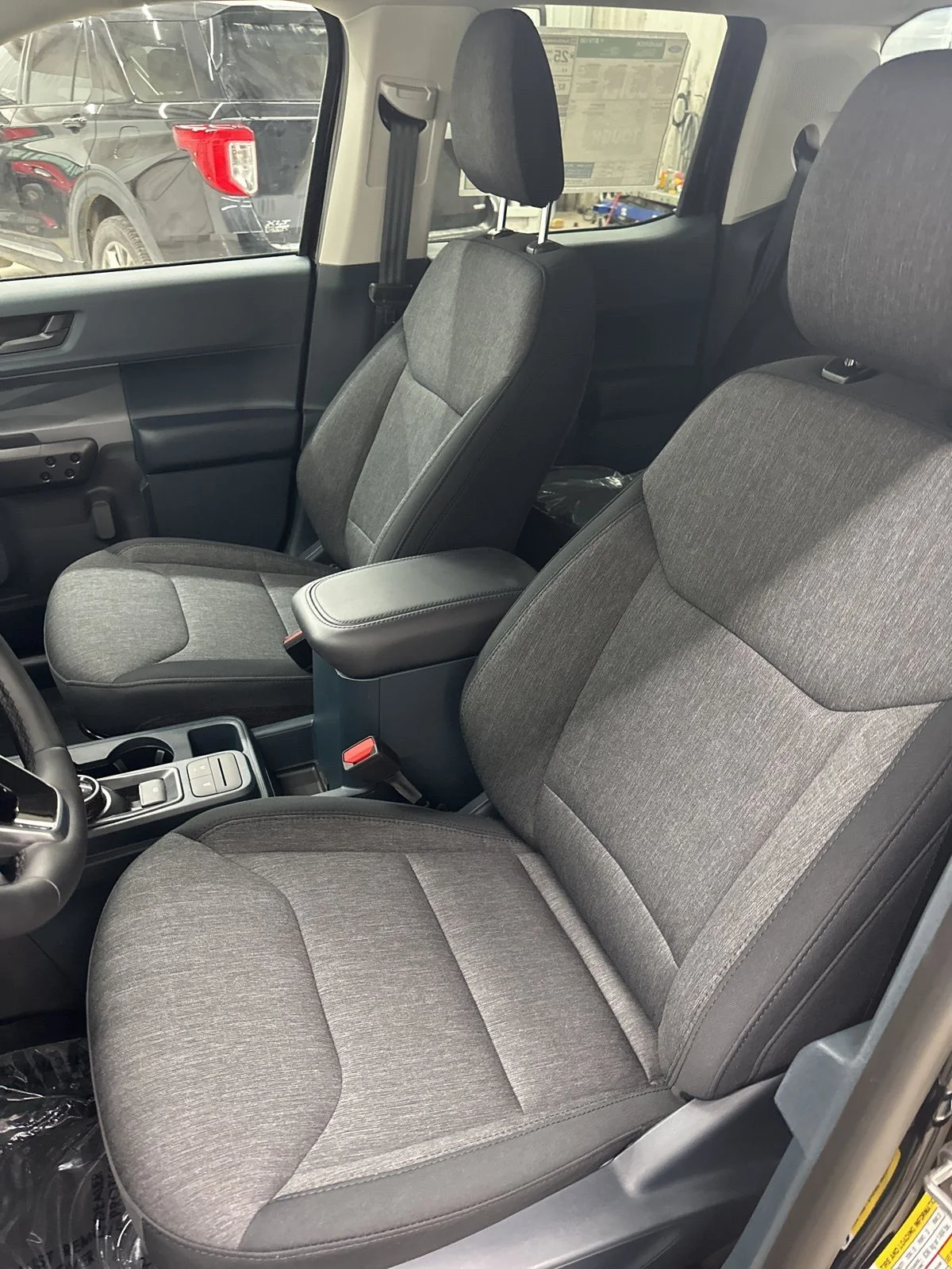 New 2025 Shadow Black Ford XLT image 19
