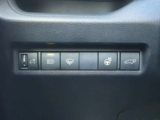 Certified Used 2021  Toyota XLE Premium image 28