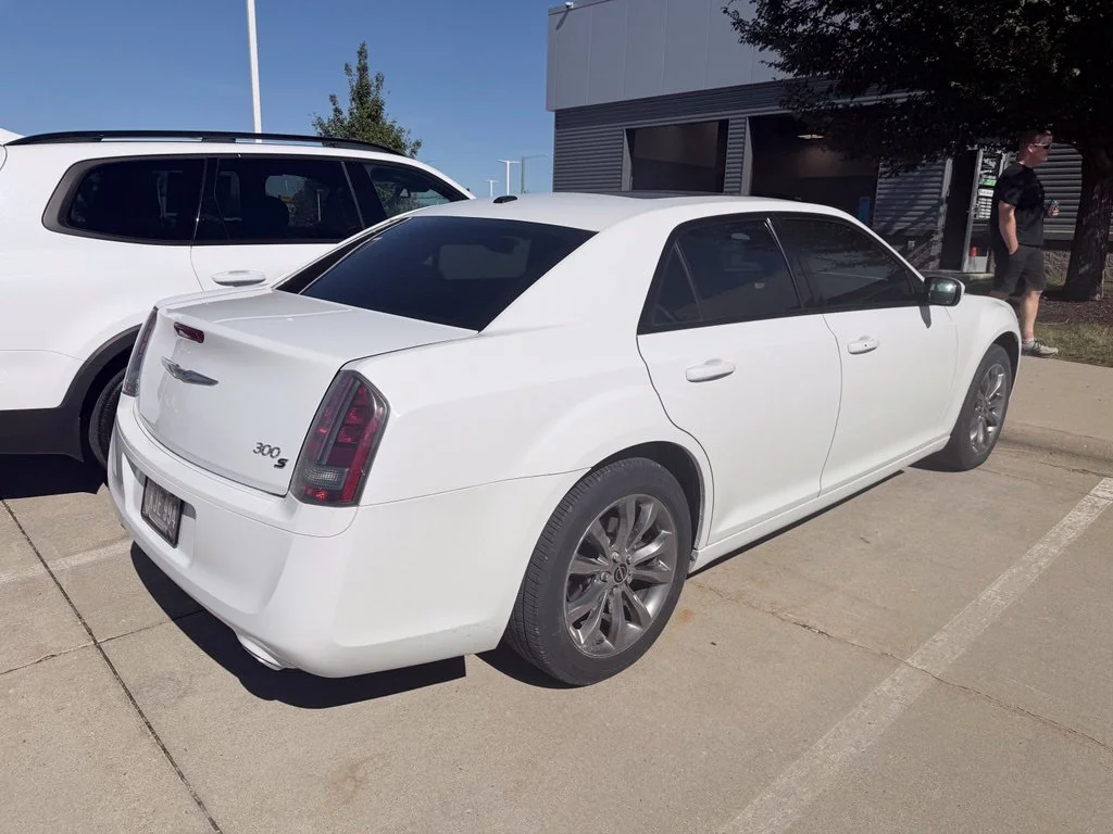 Used 2014 White Chrysler S image 7