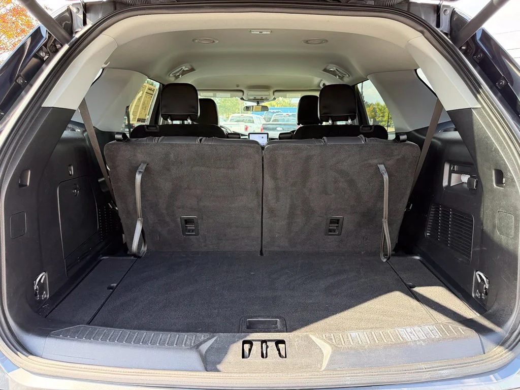 Used 2023 Gray Ford XLT image 41