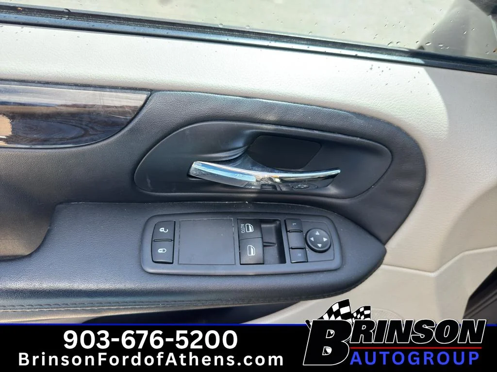 Used 2016 Granite Crystal Clearcoat Metallic Dodge American Value Pkg image 15