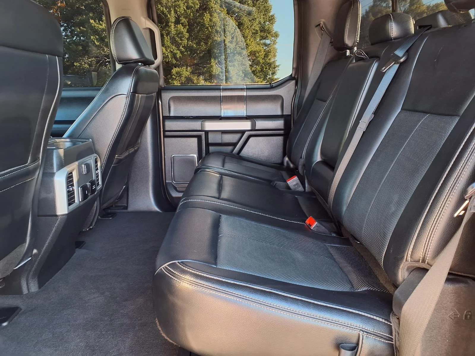 Used 2021 Stone Gray Metallic Ford LARIAT image 23