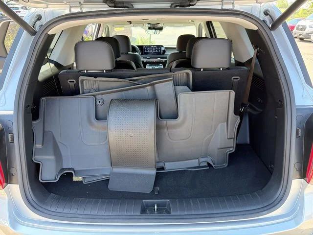 Used 2024 Silver Hyundai SEL image 22