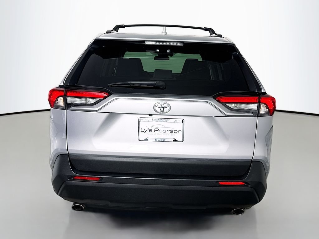 Used 2022 Silver Toyota XLE image 10