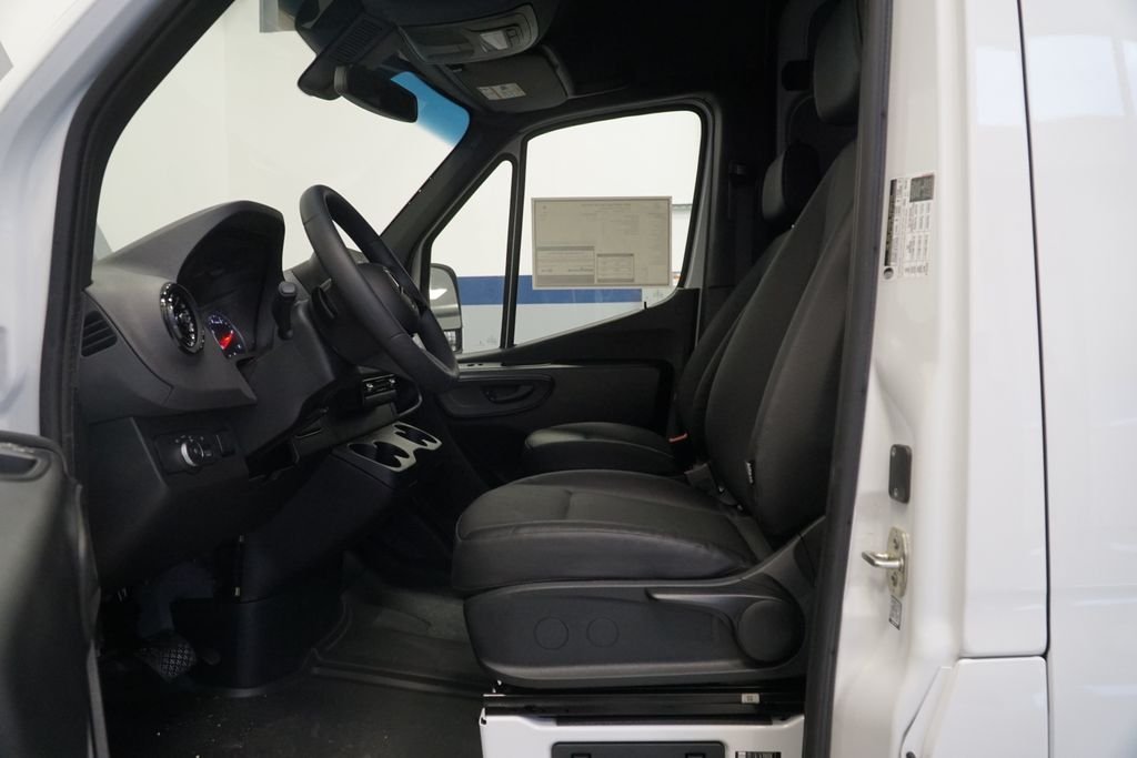 New 2025 Arctic White Mercedes-Benz Cargo 170 WB image 13