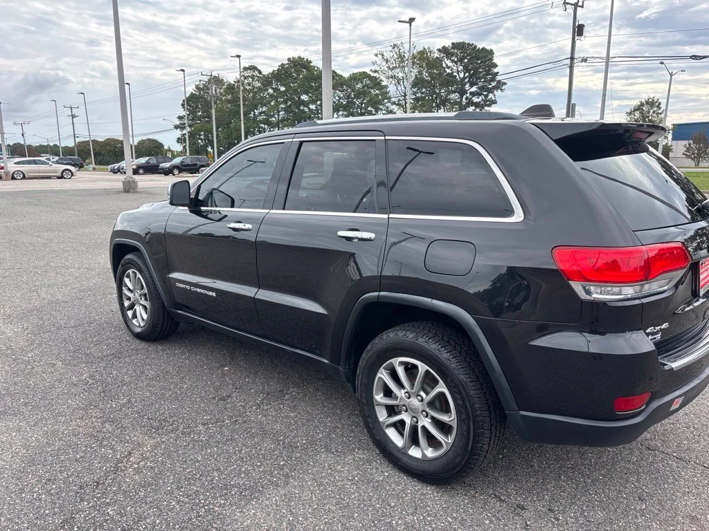 Used 2015 Black Jeep Limited image 18