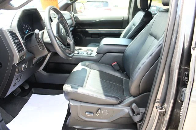 Used 2018 Gray Ford XLT image 12