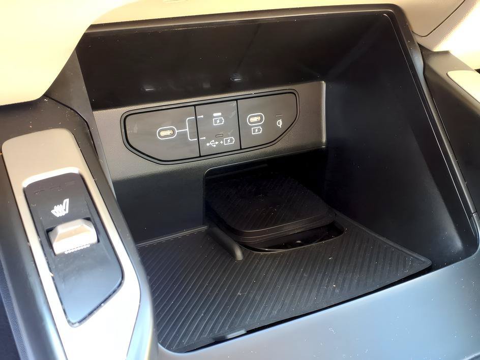 Used 2025 Everlasting Silver Kia S image 22