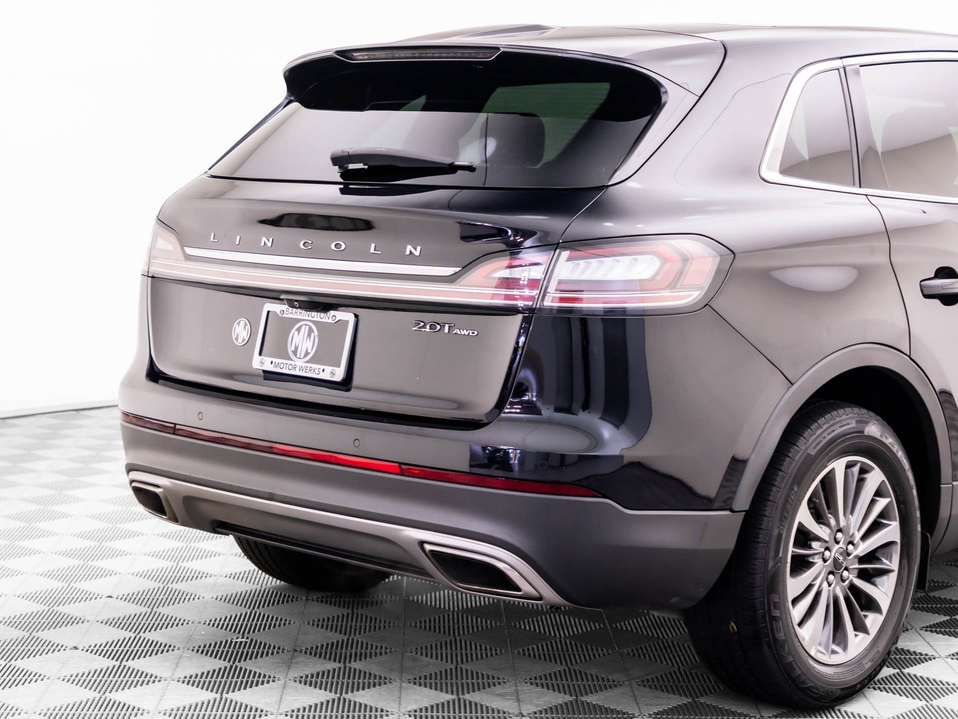 Used 2019 Black Lincoln Select image 37