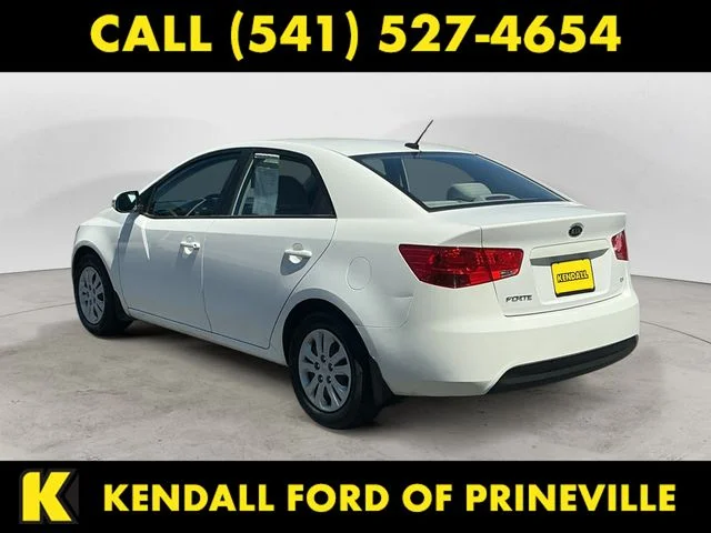 Used 2010 White Kia EX image 3
