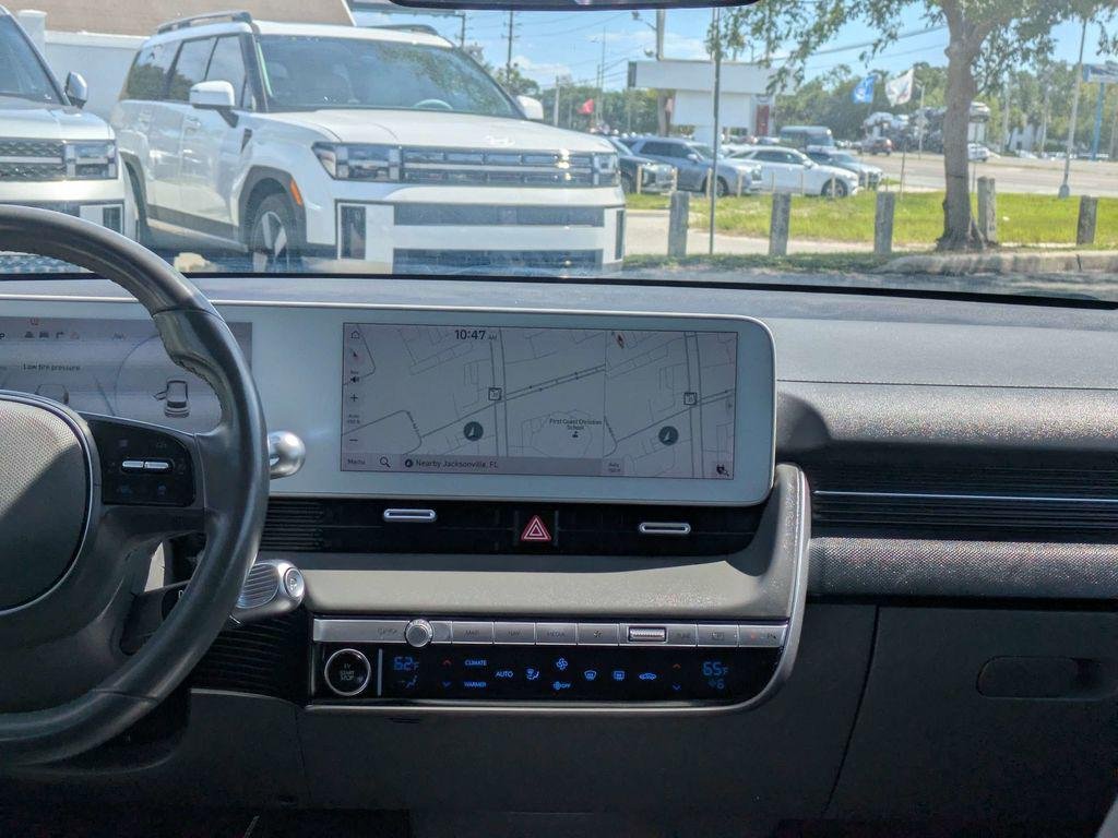 New 2023 Black Hyundai SE image 18