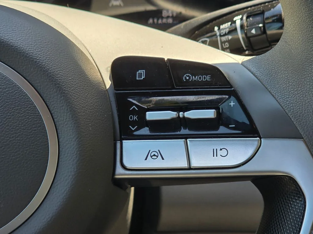 Used 2022 Blue Hyundai SEL image 21