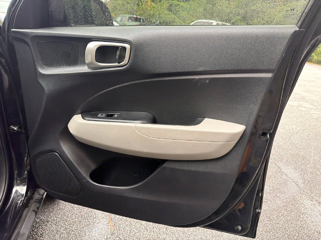2022 Hyundai Venue SEL - Photo 14
