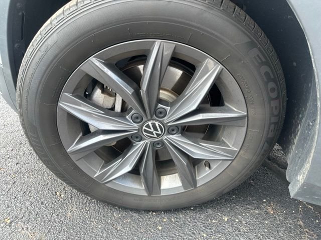 Used 2022 White Volkswagen 2.0T SE image 9