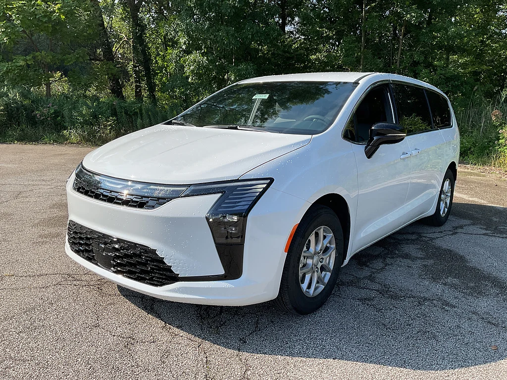 New 2027 Bright White Clear-Coat Exterior Paint Chrysler Select image 3