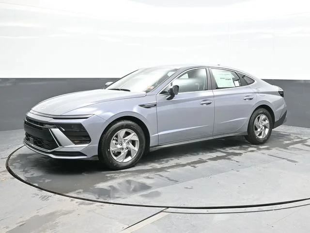New 2026 Blue Hyundai SE image 1