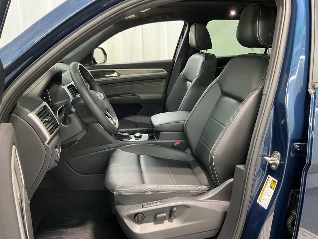 Used 2023 Tourmaline Blue Metallic Volkswagen 3.6L V6 SEL image 20