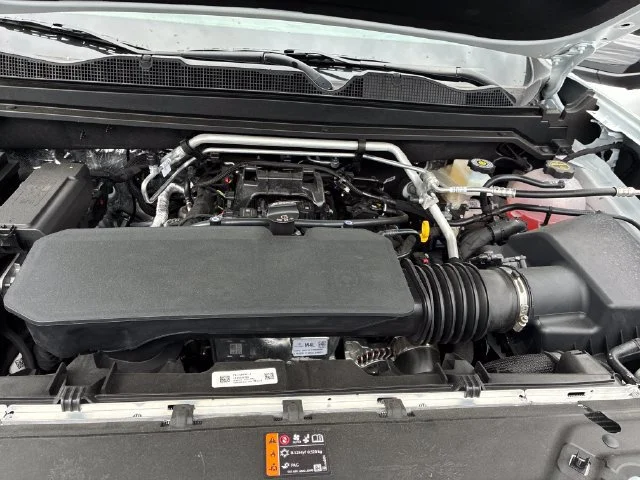 New 2026 Summit White GMC AT4 image 25