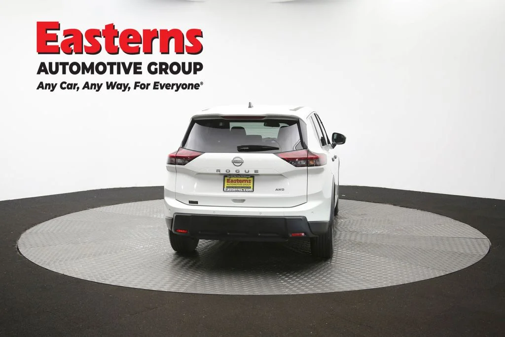 Used 2024 White Nissan S image 38