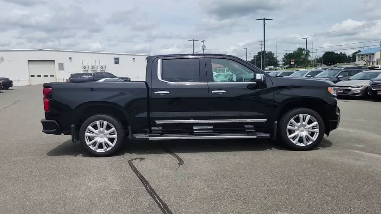Used 2024 Black Chevrolet High Country image 9