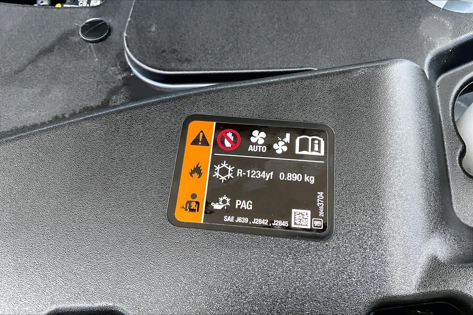 Used 2026 Summit White Chevrolet LT image 33