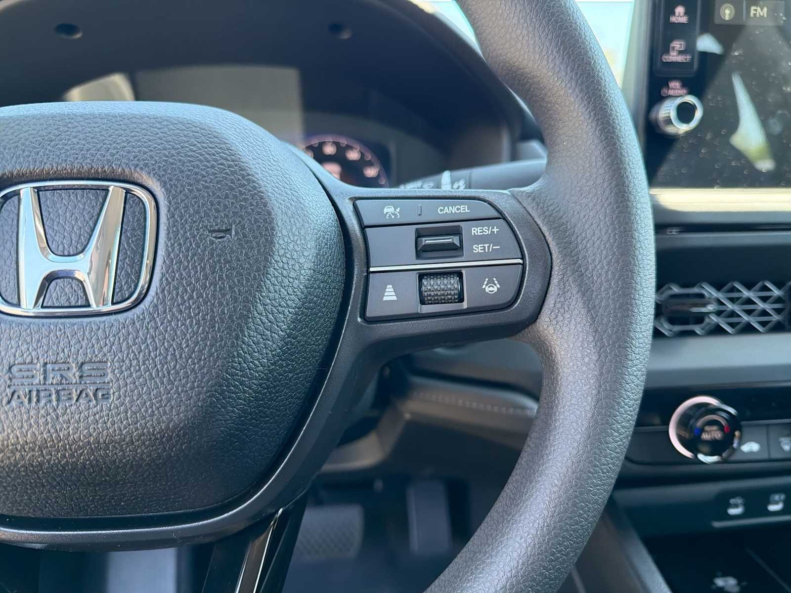 New 2026 Platinum White Pearl Honda LX image 25