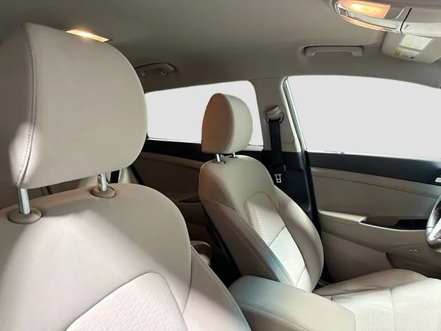 Used 2020  Hyundai Sport image 26