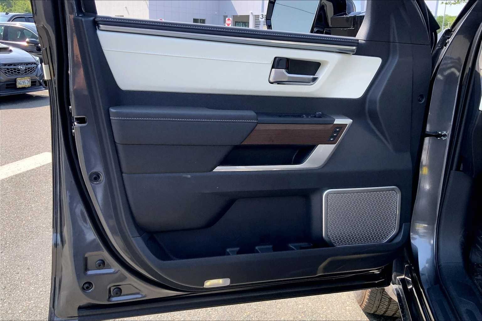 2025 Toyota Tundra Capstone - Photo 10