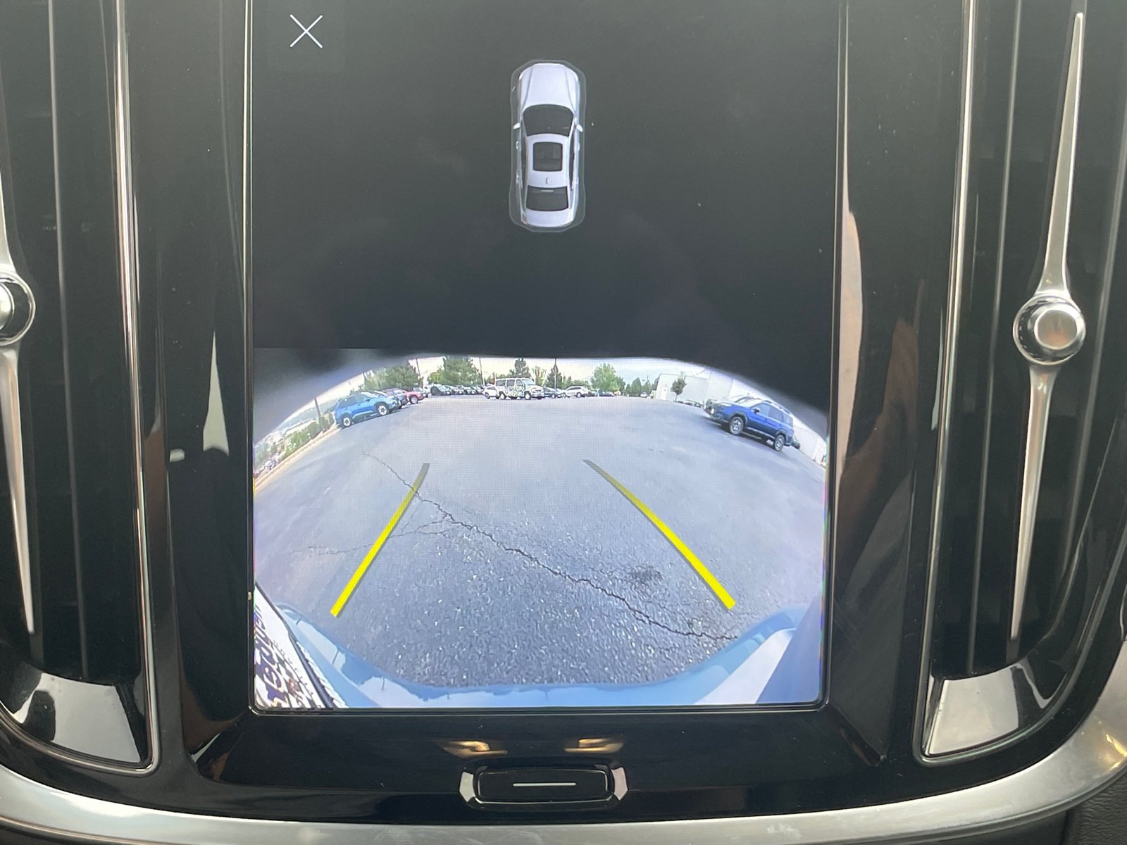 Used 2024 Thunder Grey Metallic Volvo Core Dark Theme image 15