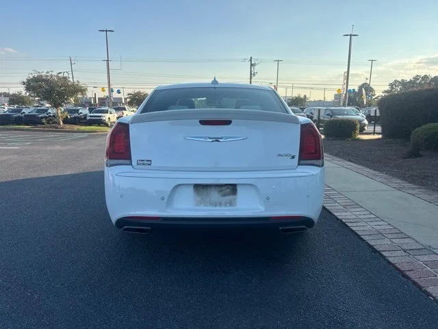 Used 2018 White Chrysler S image 8