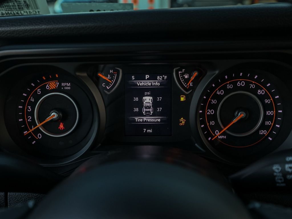 New 2026 Black Clear-Coat Exterior Paint Jeep Sport S image 27