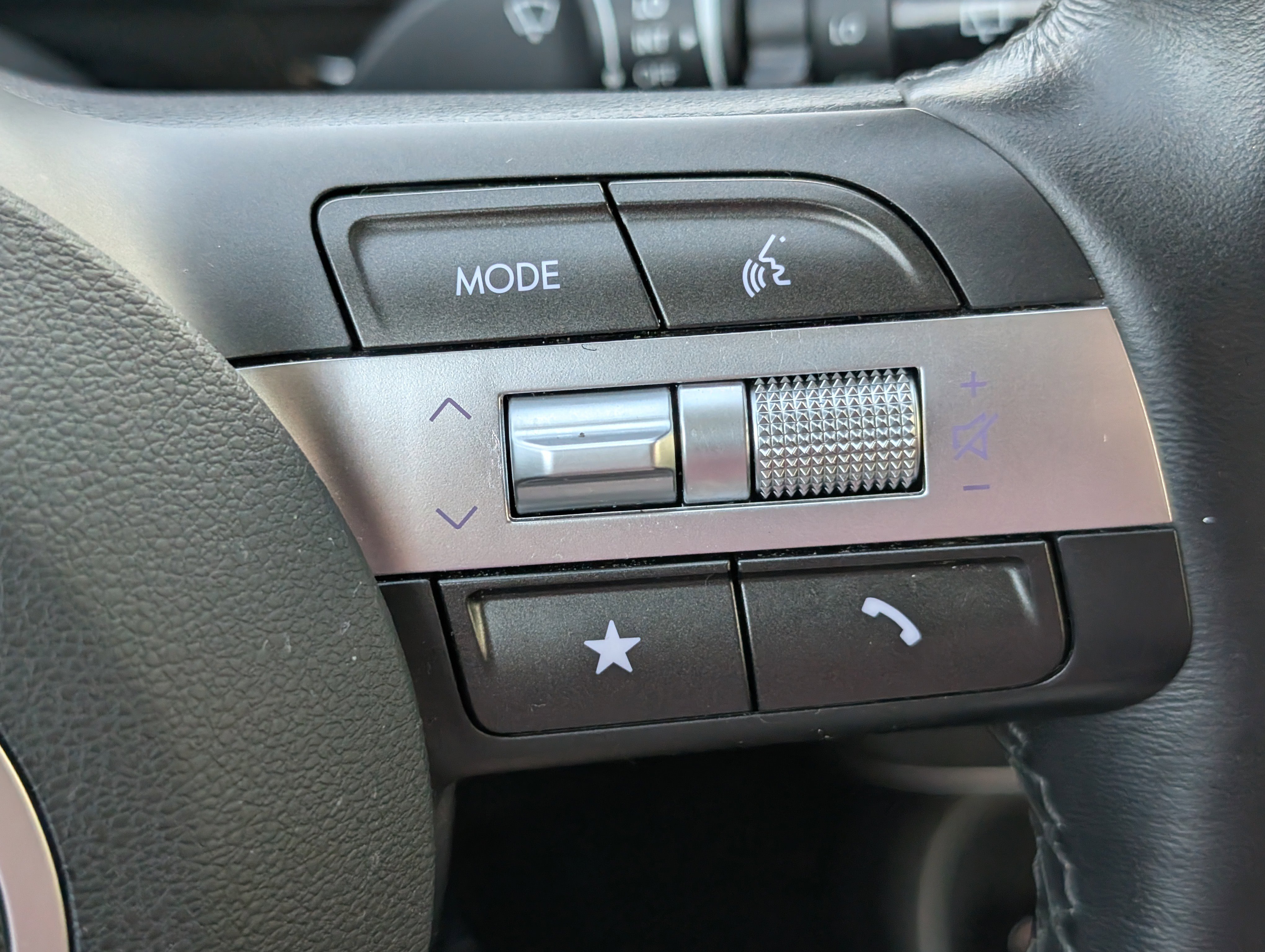 Used 2025 Neoteric Yellow Hyundai SEL image 14