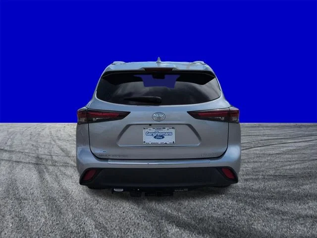 Certified Used 2024 2024 TOYOTA HIGHLANDER XLE Toyota XLE image 5