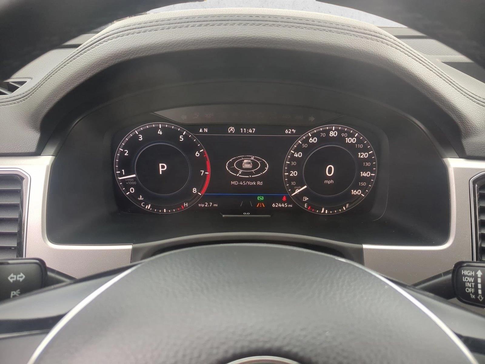 Used 2018 Pure White Volkswagen 3.6L V6 SEL Premium image 11