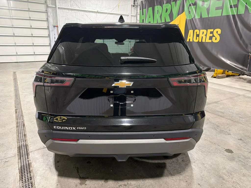 Used 2026 Mosaic Black Metallic Chevrolet AWD LT image 7