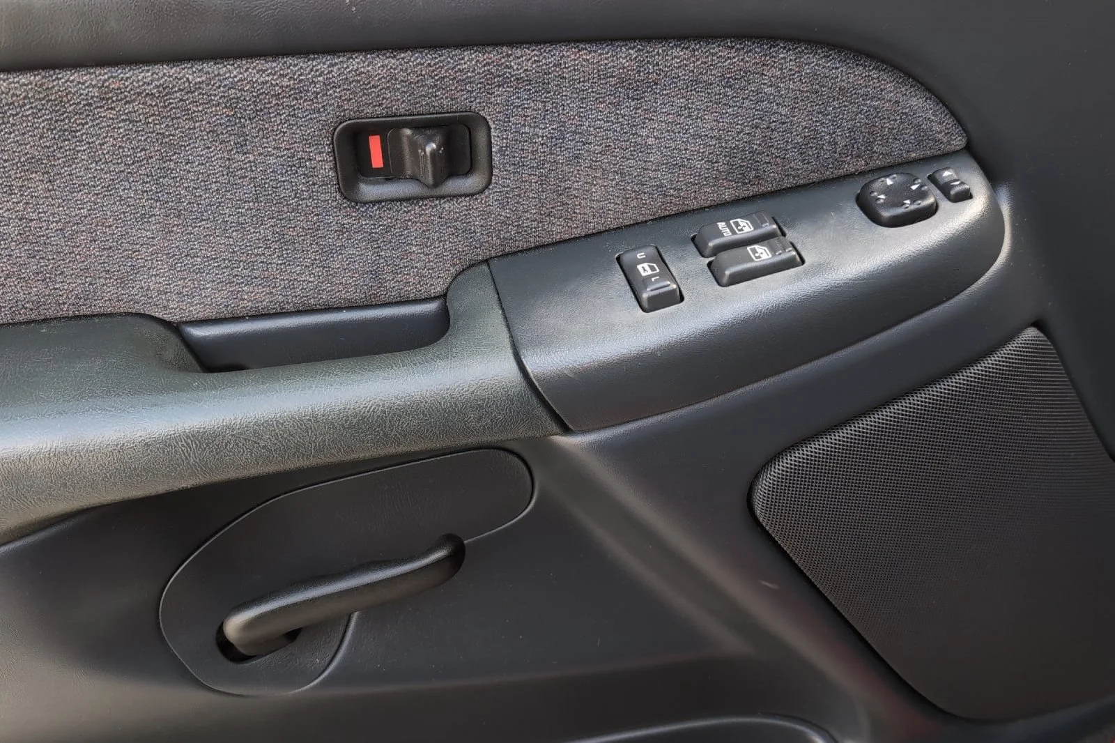 Used 2001 Fire Red GMC SLE image 12
